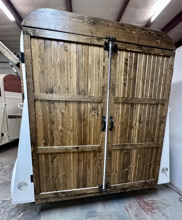 White w/Wood LOADED 2-Horse Trailer Mobile Bar - Image 2