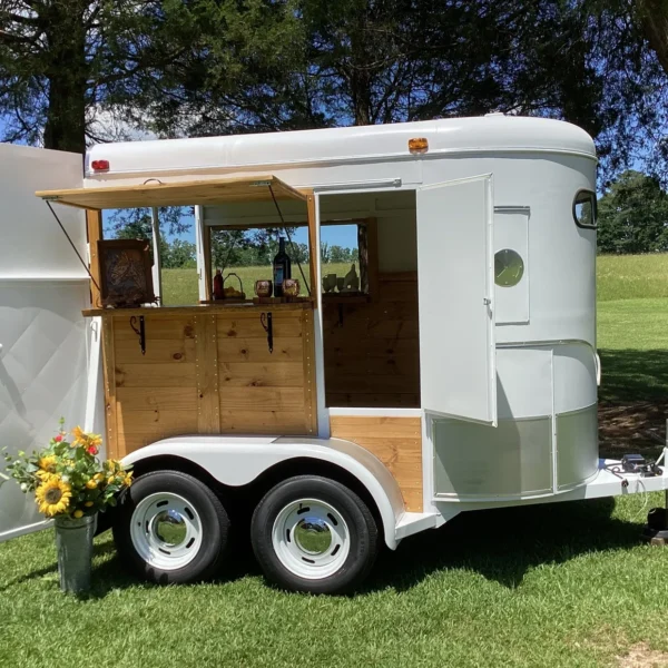 Glossy White w/Wood 2-Horse Trailer - Image 2
