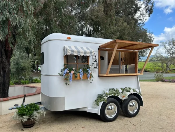 2000 Charming White w/Wood 2-Horse Trailer